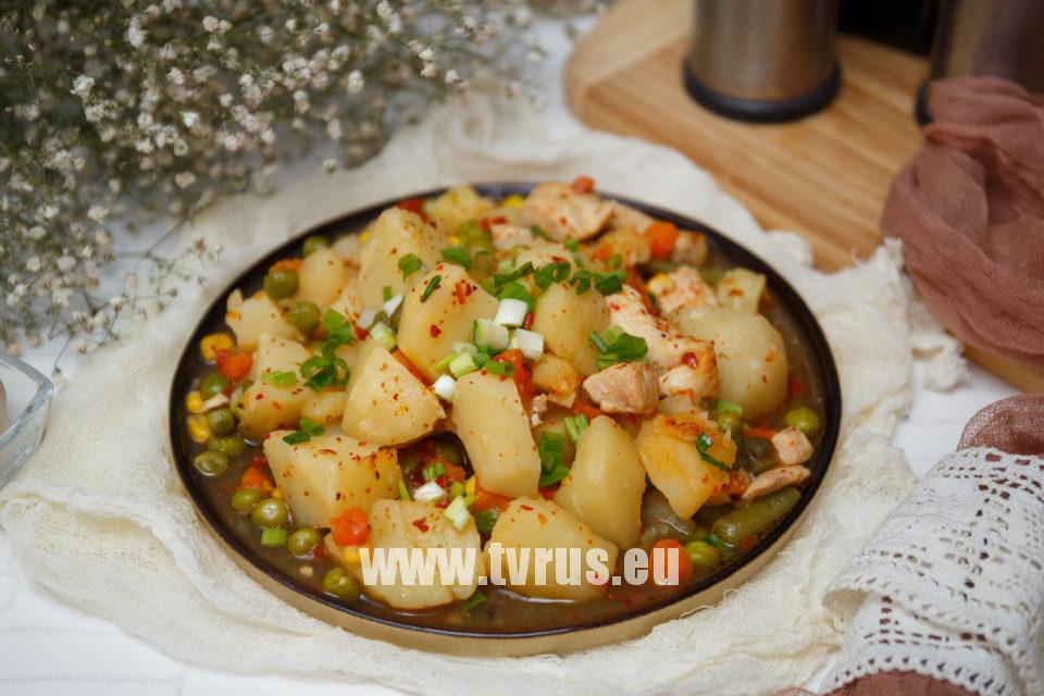 Тушёная картошка с мясом и овощами