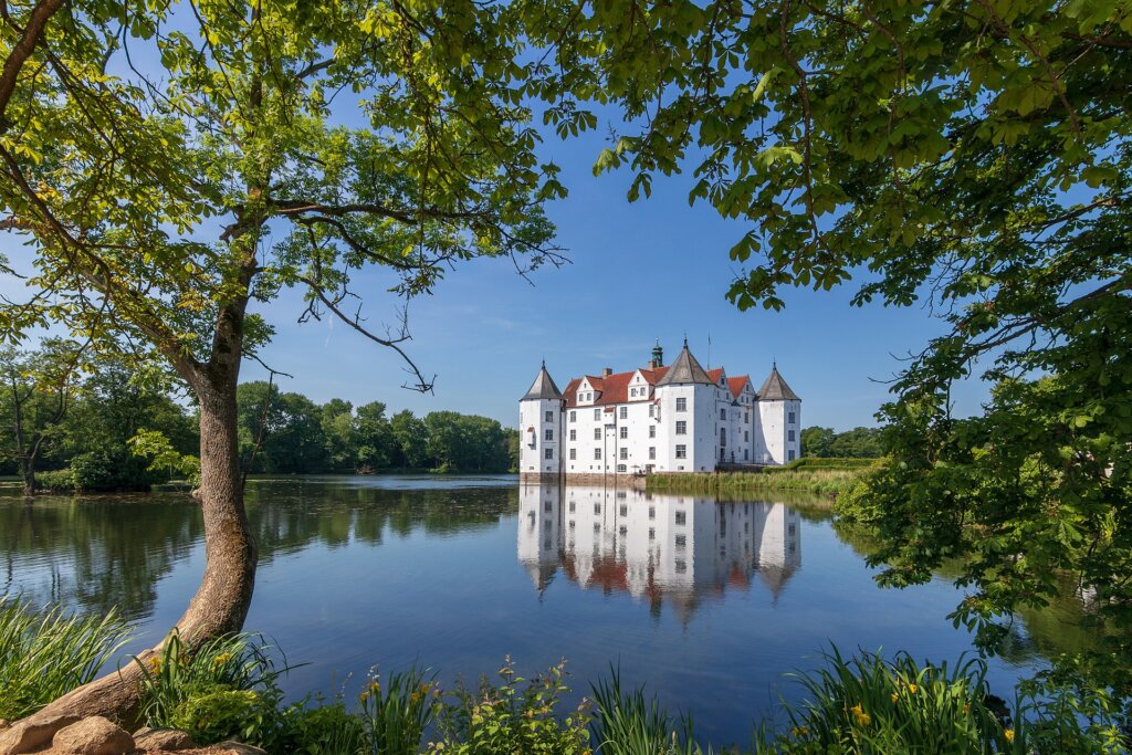 Schloss-Gluecksburg