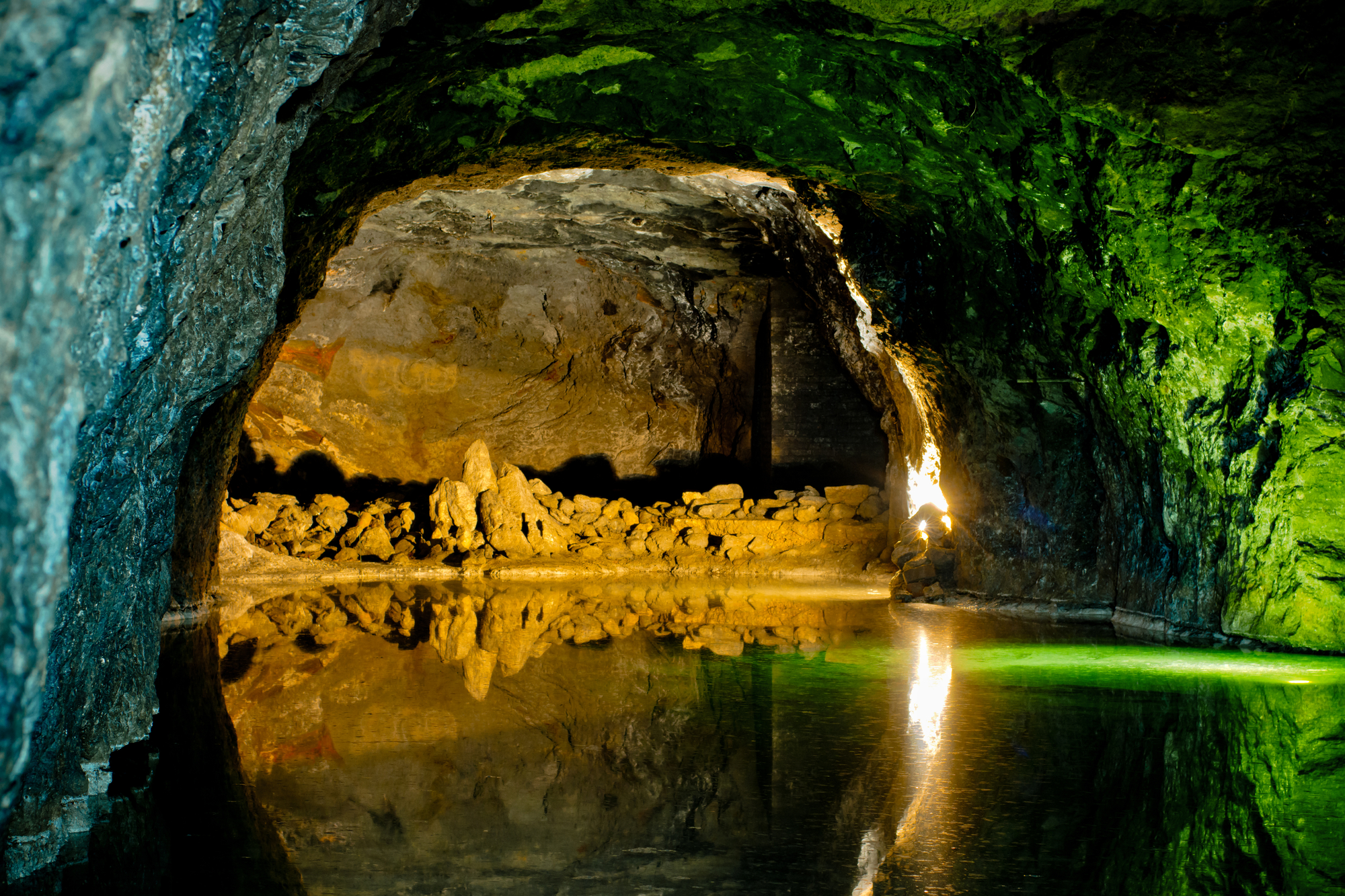 Hinterbruhl seegrotte