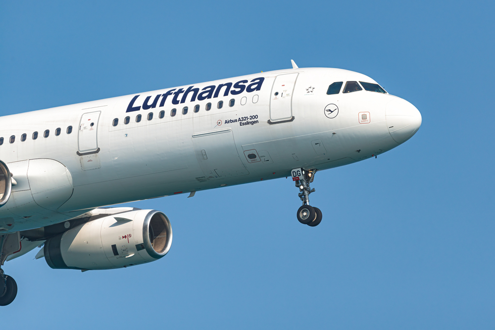 Самолет Lufthansa